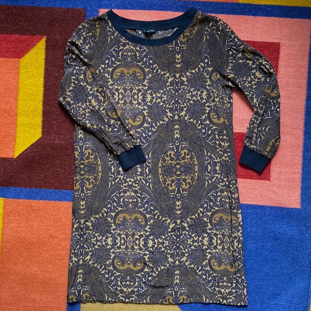 Washable silk Club Monaco dress with ribbed cuffs and neckline